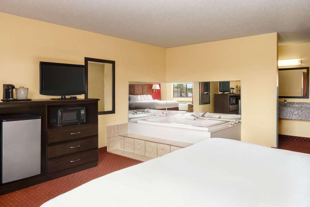 Baymont By Wyndham Cedar Rapids Hotel Phòng bức ảnh