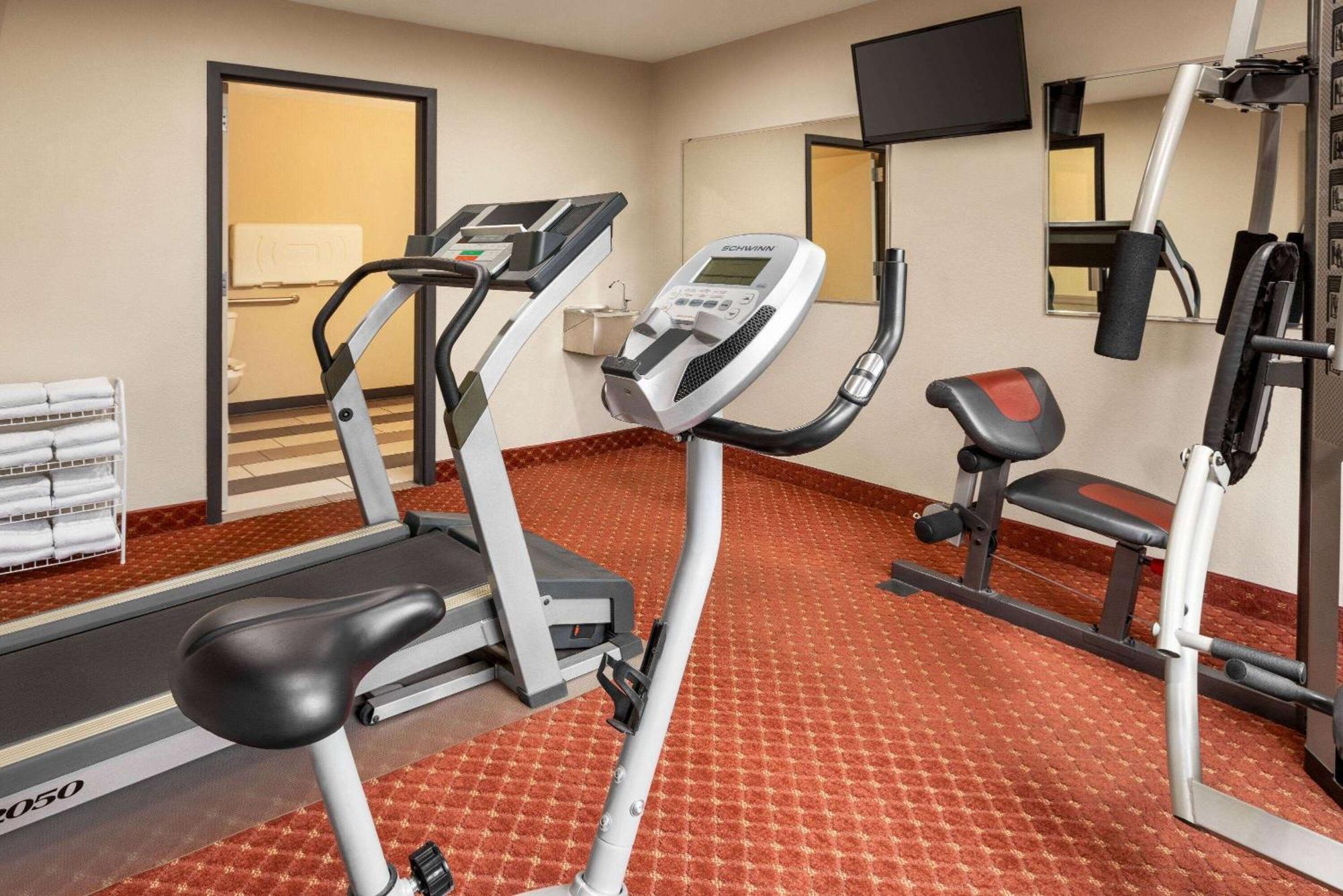 Baymont By Wyndham Cedar Rapids Hotel Ngoại thất bức ảnh
