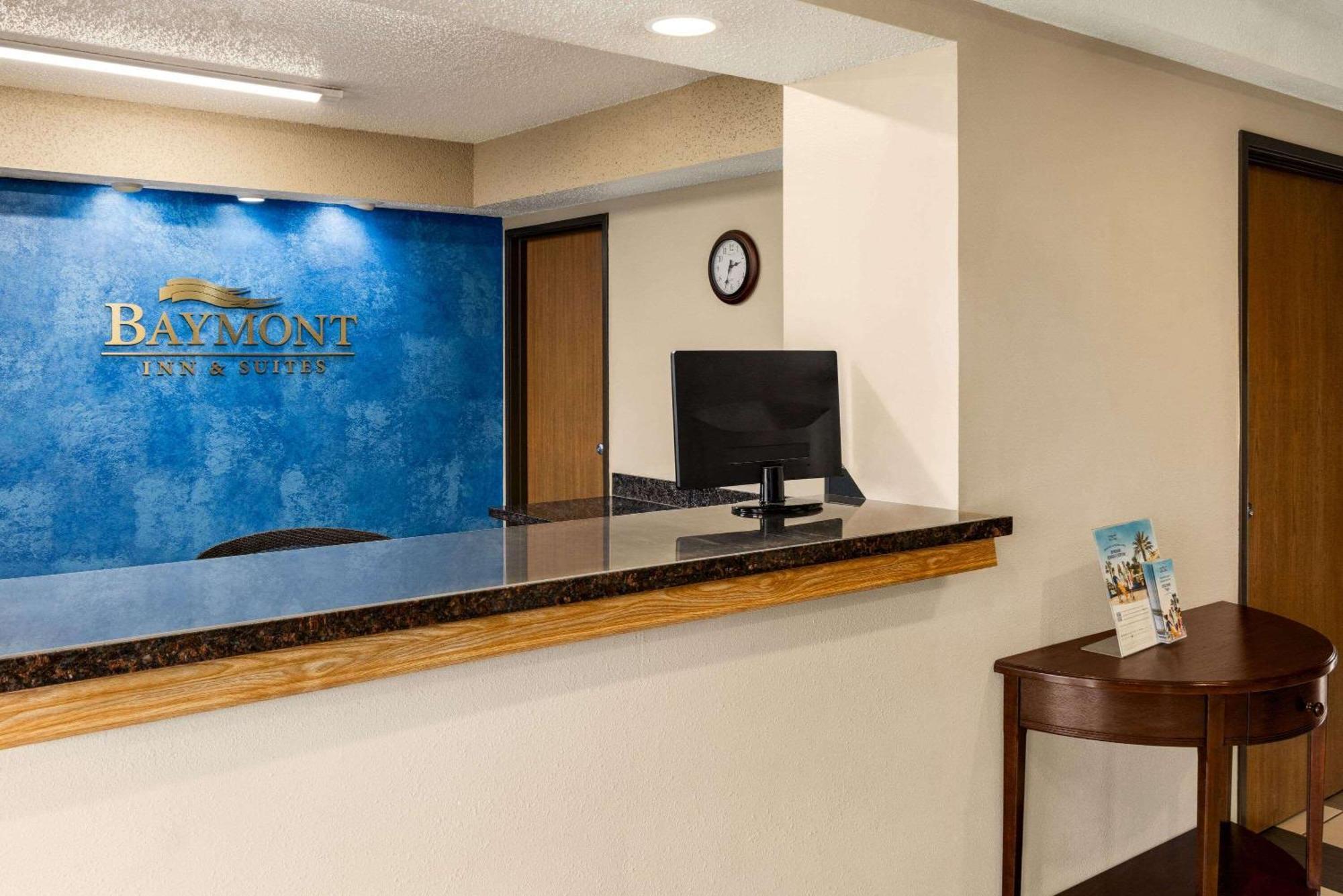 Baymont By Wyndham Cedar Rapids Hotel Ngoại thất bức ảnh