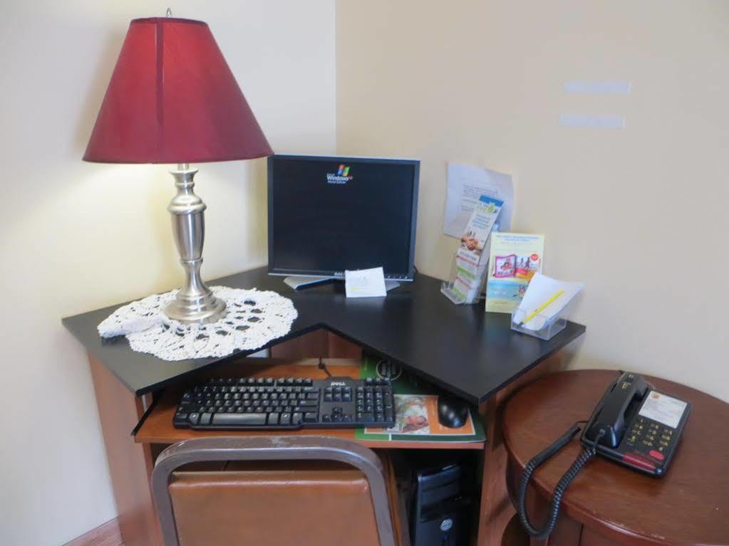 Baymont By Wyndham Cedar Rapids Hotel Ngoại thất bức ảnh